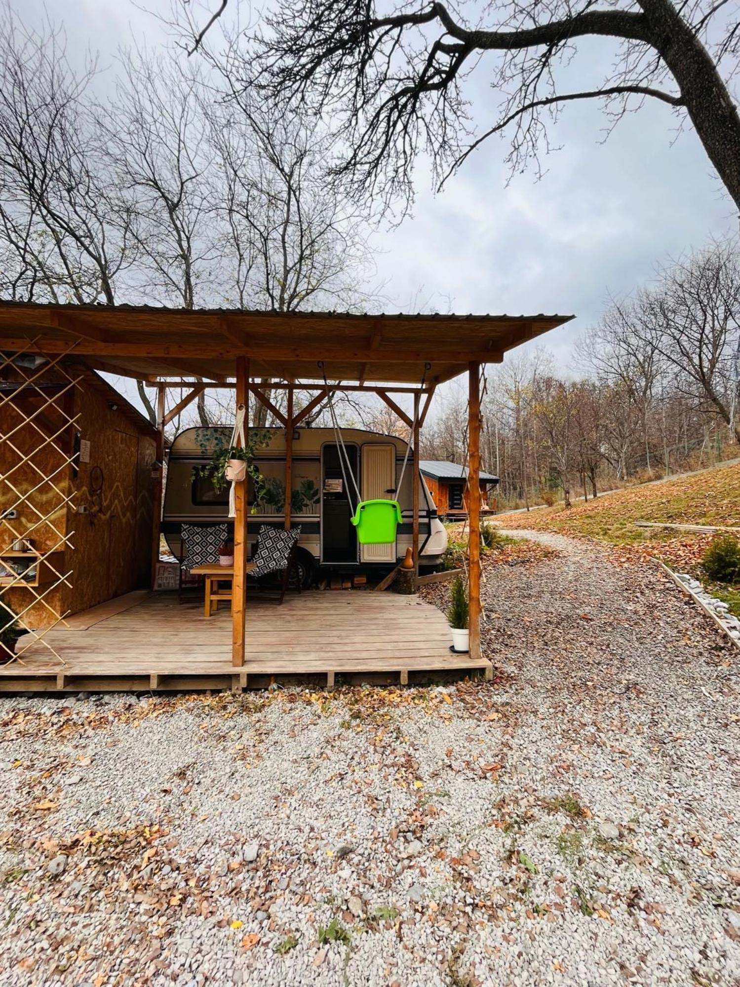 Moodysun Studio, Remote Tiny Home Comarnic Eksteriør bilde