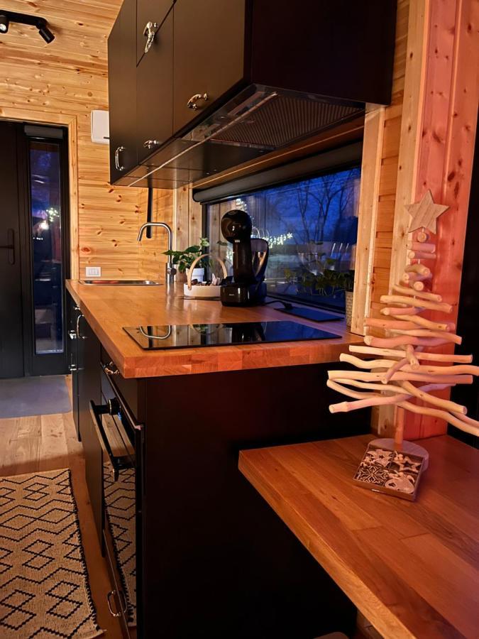 Moodysun Studio, Remote Tiny Home Comarnic Eksteriør bilde